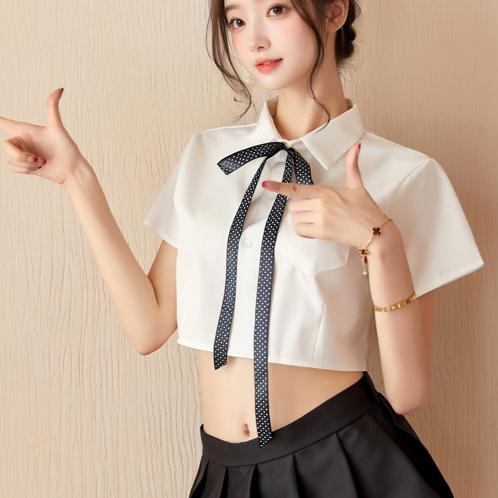 純情な美少女風JK制服
