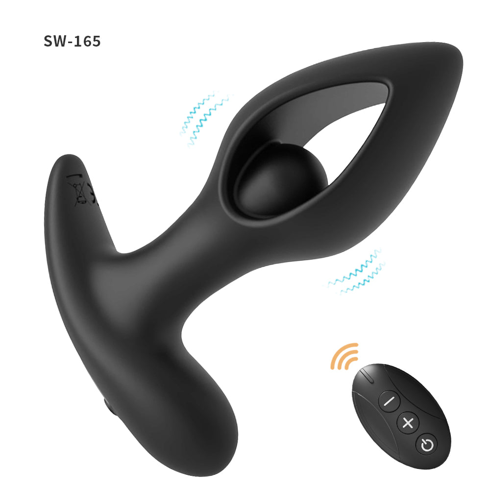 透かし彫りのアナルプラグリモコン操作、外出時の調教、羞恥心と快感が重なり合い、刺激が倍増する。