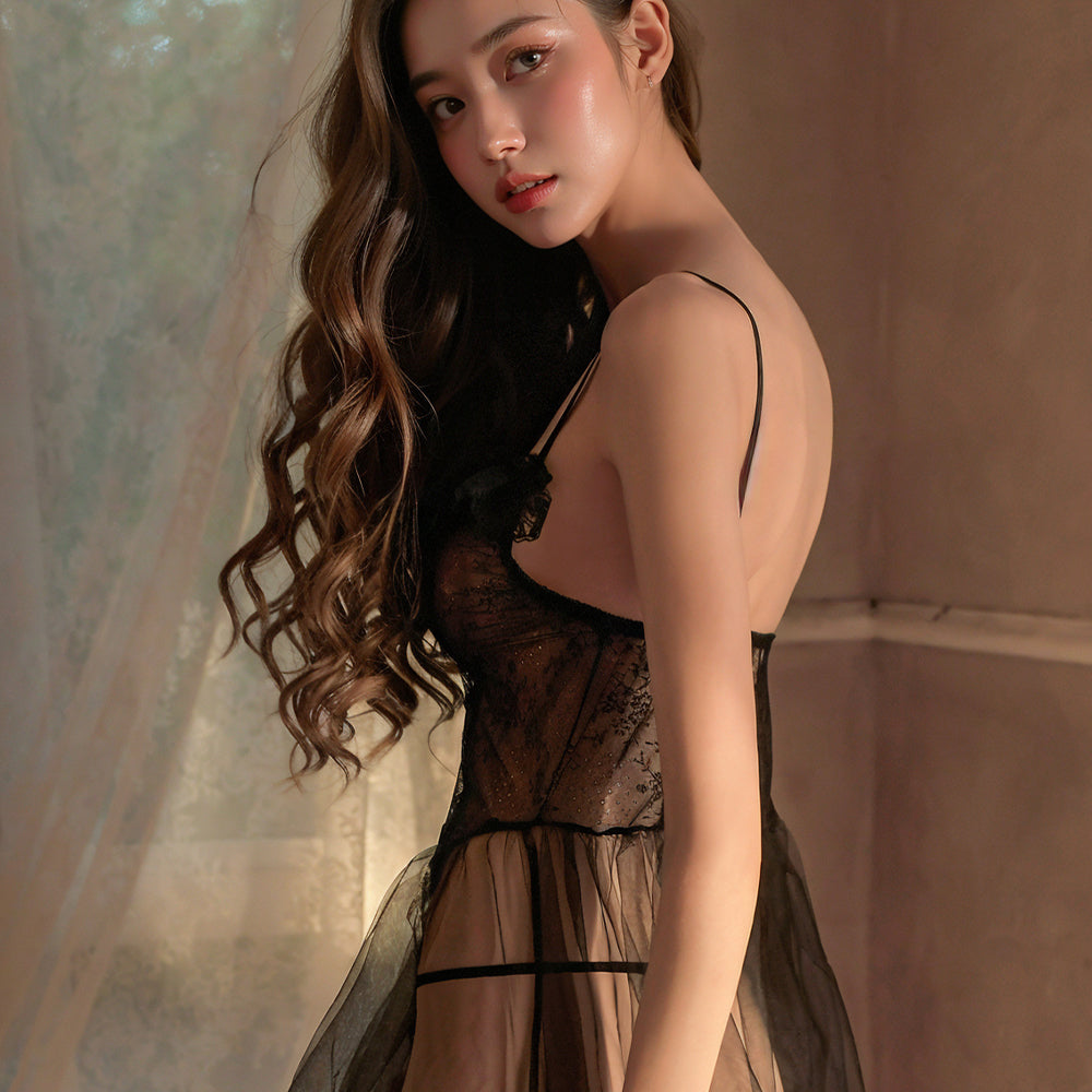 レースのサスペンダーナイトドレス